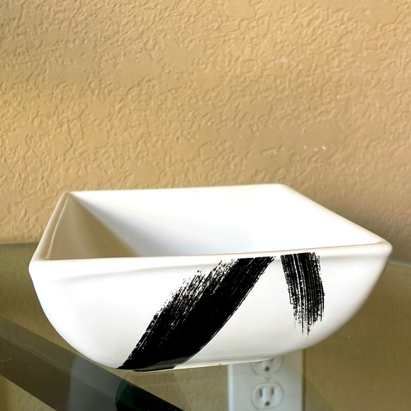 Coventry Porcelain Fine Dish - Picture 1 of 3